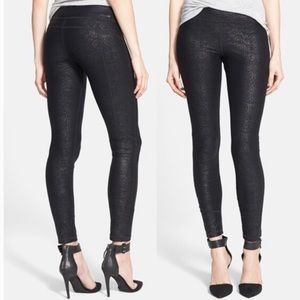 Joe’s ‘off-duty’ black snakeskin print leggings 🐍